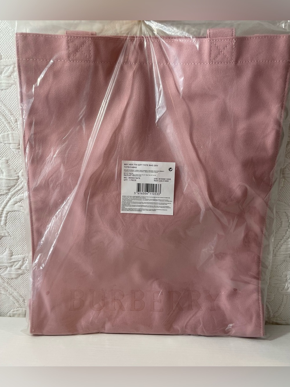 Women's Burberry Pink Tote Bag in Original Packaging - Picture 2 of 4